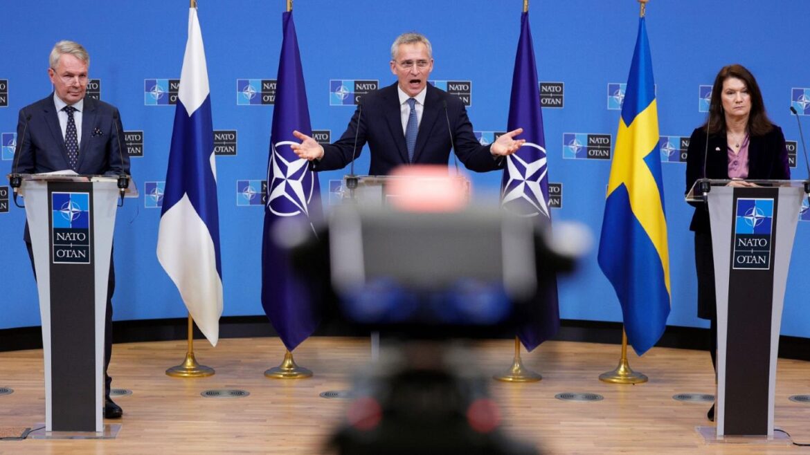 Ukraine war: Finland, Sweden submit NATO membership application